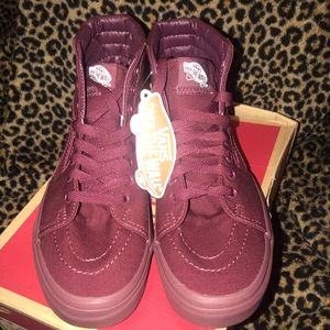 Women’s maroon canvas vans